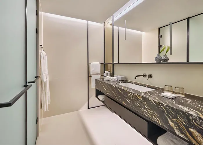 Otel Koenigshof, A Luxury Collection Hotel,