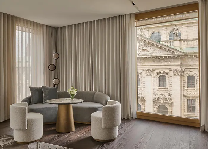 Koenigshof, A Luxury Collection Hotel, Ξενοδοχείο