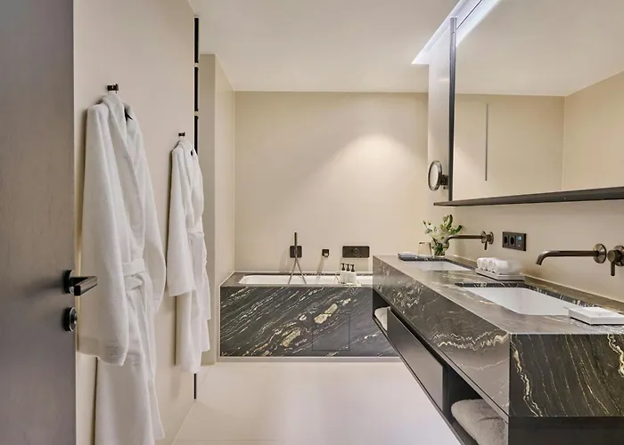 Koenigshof, A Luxury Collection Hotel, Ξενοδοχείο